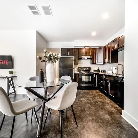 Stunning Modern Suite - King Bed - Free Parking & Netflix - Fast Wi-Fi - Long Stays Welcome Edmonton Exterior photo